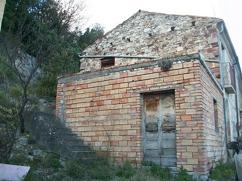 Old stone property to restore in a.. - 2