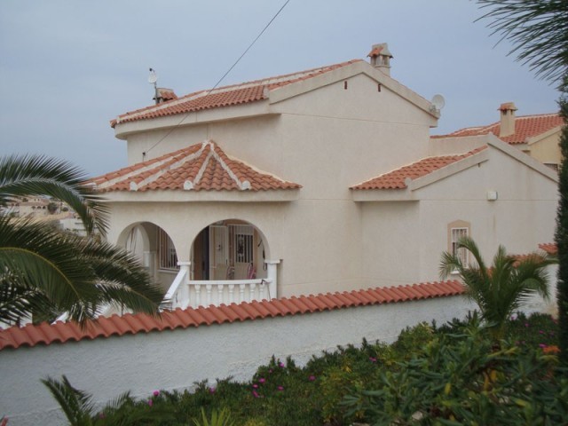 2 Bedrooms - Villa - Alicante - For Sale
