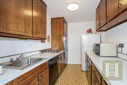 1 bedroom Apartment For Sale: 555.. - 2