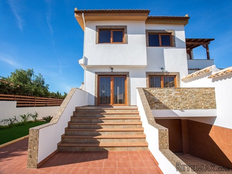 3 Bedrooms - Property - Alicante - For..