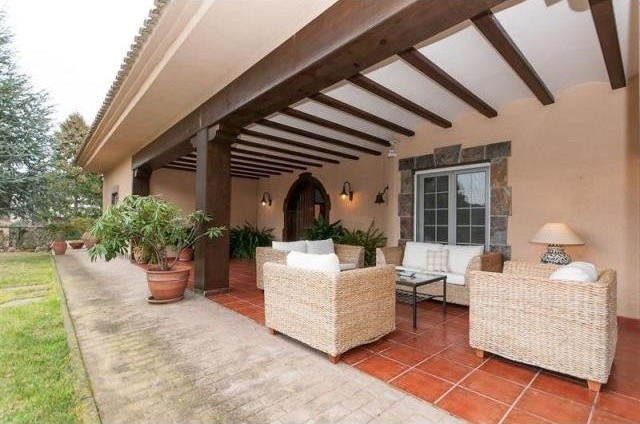5 bedroom Detached House For Sale:.. - 2