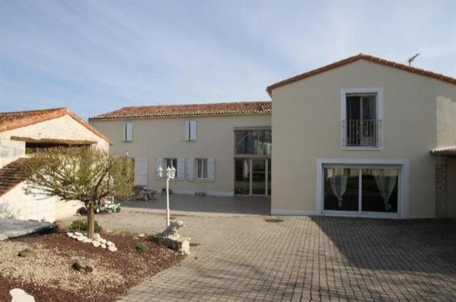 4 bedroom House For Sale: 86380 SECTEUR..