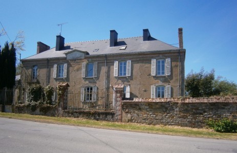 Once the gendarmerie of Peillac this..