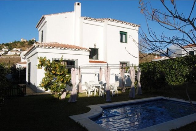 Villa for Sale in Alcaucin, Alcaucin..