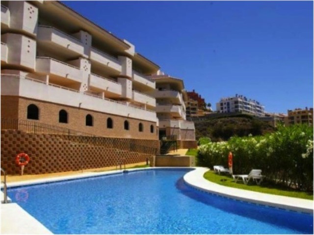 2 Bed Apartment for sale in Calahonda