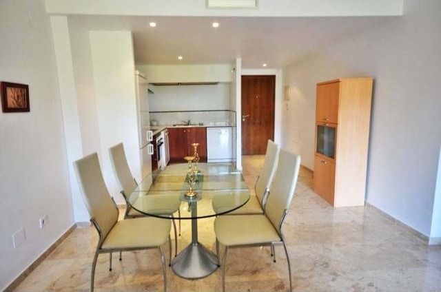 BEAUTIFUL GROUND FLOOR APARTMENT - 2