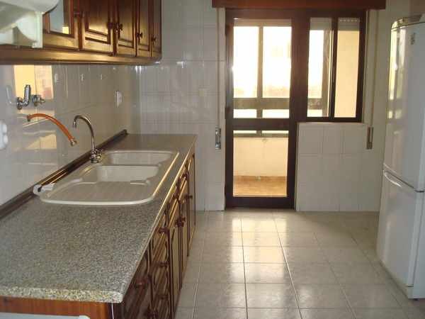 2 Bed Apartment For Sale - Quarteira - 2