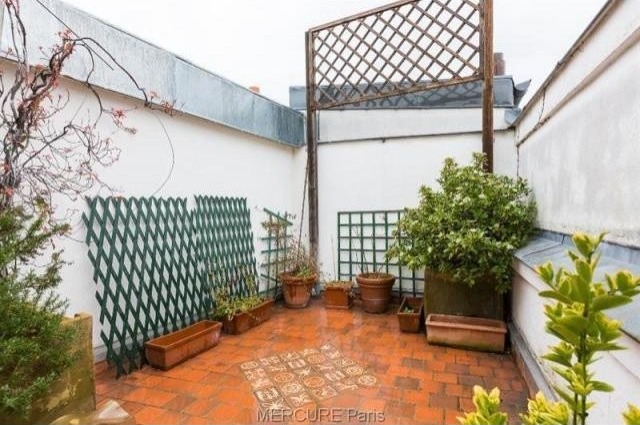 2 bedroom Flat For Sale: 75007 PARIS - 2