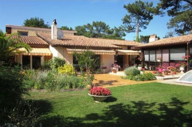 3 bedroom Villa For Sale: 33115 PYLA..