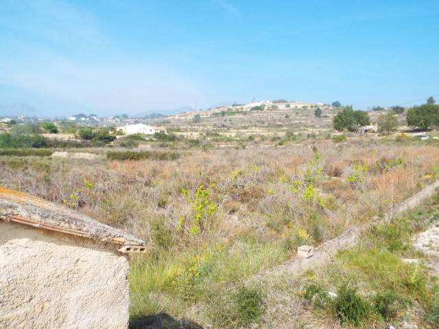 South facing villa plot of 10.000m2 in..