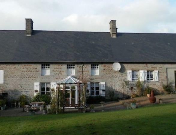 Longere With Good B&B Potential