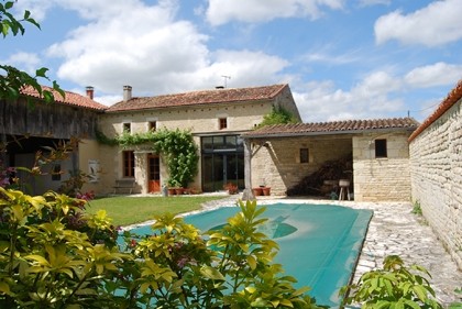 Gorgeous property with pool and garden