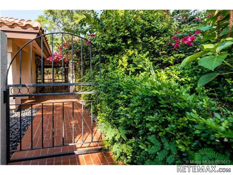 3 bedroom House For Sale: 8903 SW 78 Pl - 2