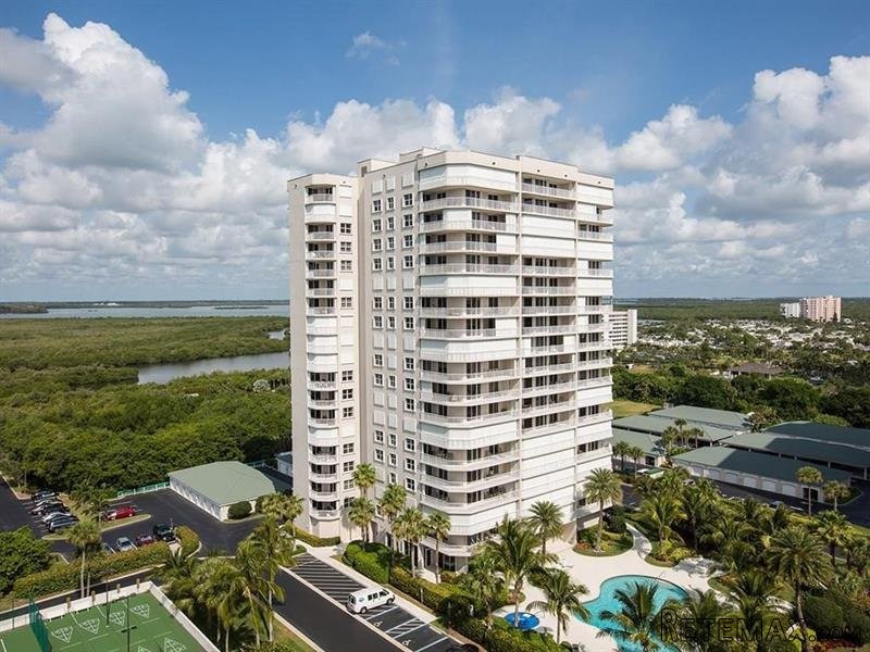3 bedroom Flat For Sale: 5049 N Highway..