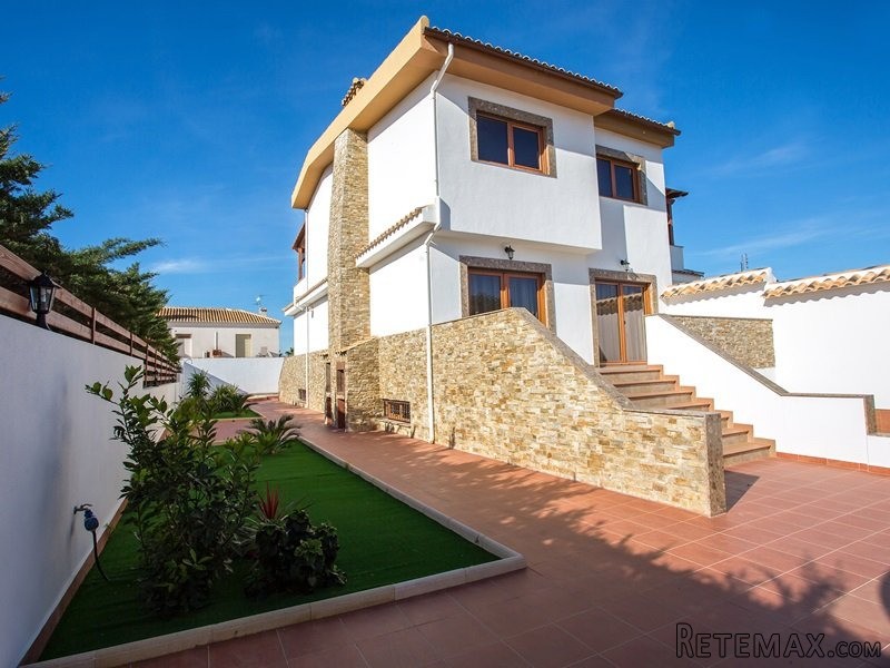 3 Bedrooms - Property - Alicante - For.. - 2