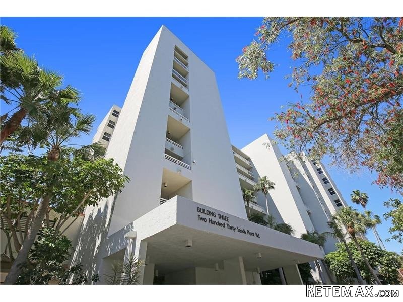 1 bedroom Town House For Sale: 230.. - 2