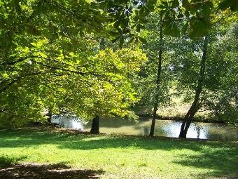 A 3 Bedroom Bungalow In A Riverside.. - 2