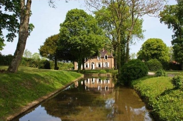 4 bedroom Manor House For Sale: 62240..