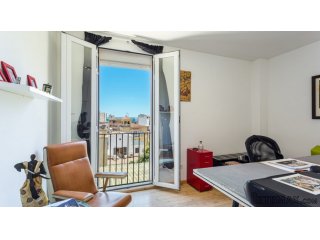 The penthouse apartment offers 114 mČ of living surface ar..