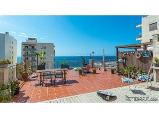 This beautiful and bright apartment is situated on the..