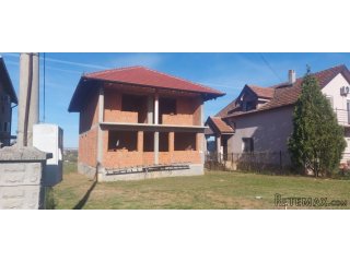  Kuća u Ostružnici na 15 ari placa