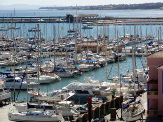 2 bed frontline apartment at Marina..