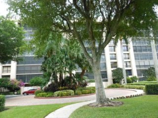 20090 Boca West Dr #363, Boca Raton, FL..