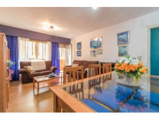 4 Bedroom 2 Bathroom Apartment In..