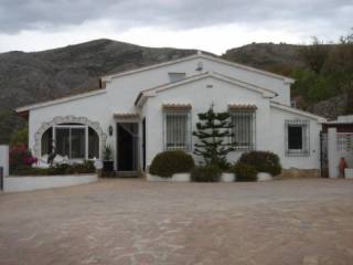 4 Bedrooms - Villa - Alicante - For Sale