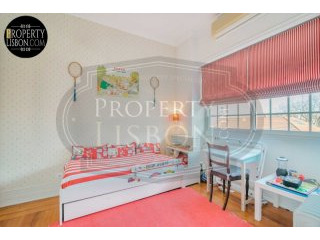 T4+2 Lisbon Apartment with Elevator for..