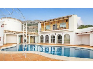 Villa with character in Altea