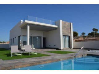 3 Bedroom 2 Bathroom Villa In..