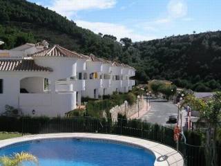 Town House - Wonderful semi-detached..