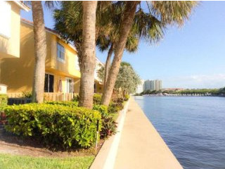 944 E Jeffery St, Boca Raton, FL -..