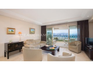Magnificent Apartment with sea view..