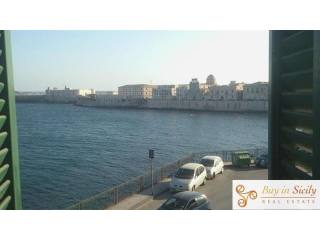 1 bedroom Apartment For Sale: Via..