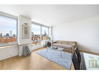 1 bedroom Apartment For Sale: 450 WEST..