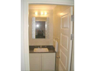 Lofty 2 Bedroom Apartment close to..