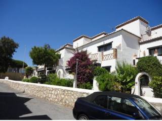 2 Bed Town House for sale in Calahonda