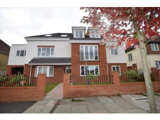 F7 THE FINCHES 186 CARLTON AVENUE..