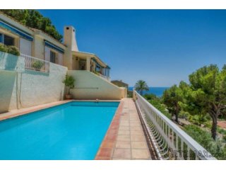Sea view Villa situated in a quiet area at the foot of the..