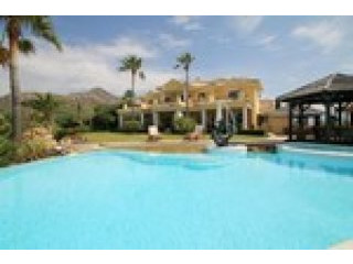 5 Bedrooms - Villa - Malaga - For Sale