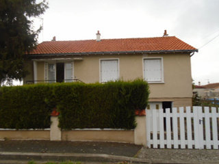 Detached House with Basement and Garden