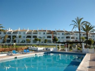 3 Bedroom Garden Apt. For Sale In Urb...