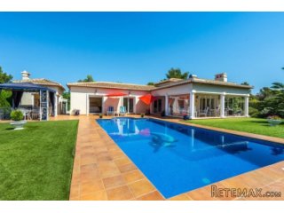 This immaculately maintained property is located within a..