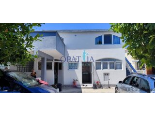 Vir, Kuća sa tri aprtmana, 350m do mora