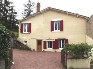 3 Bedroom House in Lovely Village