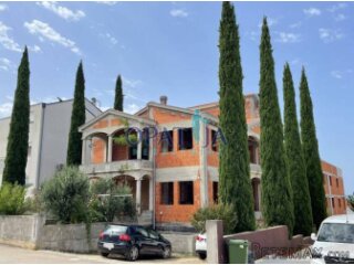 Zadar-Diklo, samostojeća kuca sa 6 apartmana nedovršena
