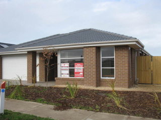 Featherbrook Estate, 15 Warrego Way:..