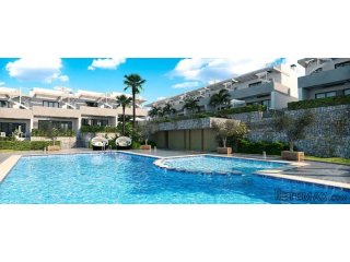 Beautiful new complex with terraced houses in the golf..